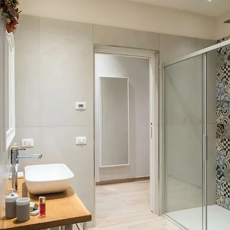 76m² Appartement, Met 1 Privé Badkamer In Citta Antica Appartement Verona