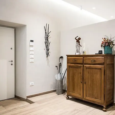 76m² Appartement, Met 1 Privé Badkamer In Citta Antica Appartement *