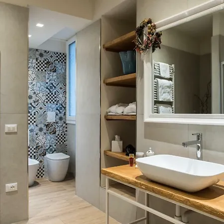76m² Appartement, Met 1 Privé Badkamer In Citta Antica Verona